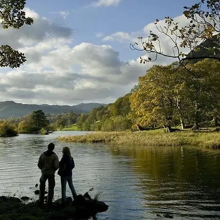 Riverside Terrace View Point Holiday home